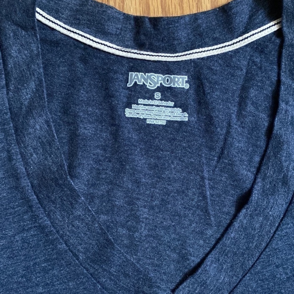 Tacoma Rainiers v-neck tee women’s size Small - Picture 3 of 6